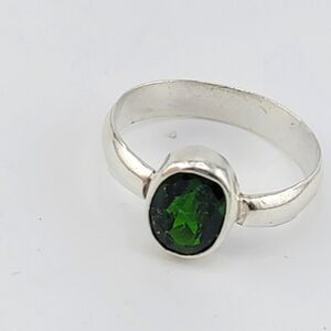 CHROME DIOPSIDE GEMSTONE RING MINIMALISTIC STYLE & RECYCLE STERLING SILVER 7.5